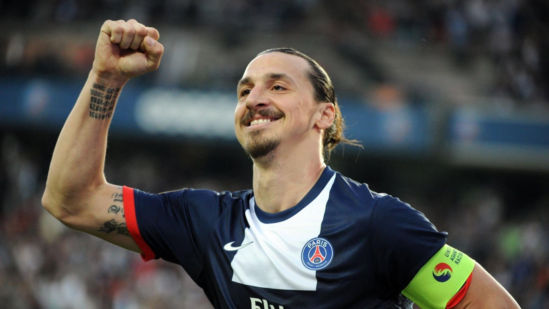 印度尼西亚骑手Nurstdinov Zayan Fatih在“Pink Polo”赛事中参加CSIJB障碍赛，展示出色骑术。